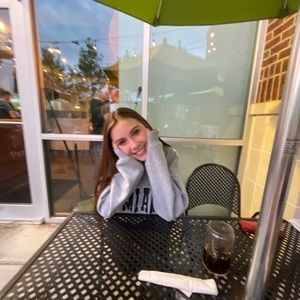 Meet your Posher, Ava